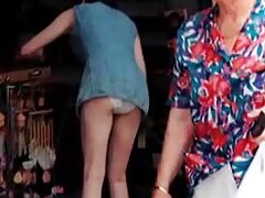 Une bimbo au corps sexy se fait porno allemand amateur maquiller par son homme
