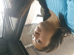 Les filles déchirent leurs amateur français x vêtements et ensuite elles ont du sexe hard