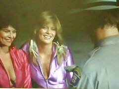 Blonde aux cheveux courts et sa copine filment le sexe devant sexe française amateur la caméra