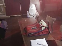 Une déesse aux gros seins a besoin de se faire lécher la chatte à fond par une adolescente video sexe français amateur