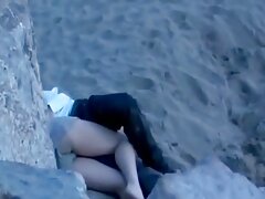 Une femme au gros cul se fait ravager la chatte par un mec qualifié et excité sexe amateurs français