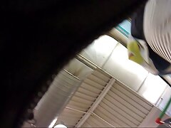 Une bimbo insère des jouets en plastique sexe gratuit amateur français dans son cul le long d'une grosse bite