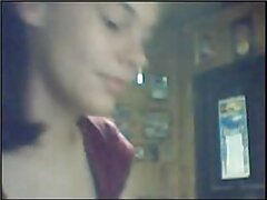 Une brune à la chatte rasée écarte les lèvres de sa chatte vidéo x amateur français