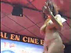 Une nana qui a de beaux seins et un cul amateur francais porno juteux se fait défoncer