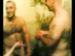Une nana site porno amateur français sexy avec un gros cul se fait défoncer la chatte avec le cul