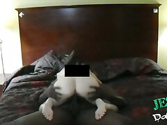 Une brune aux gros seins videos amateurs francaises fait une pipe torride au bureau