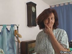 Un homme à tout faire donne à une cliente excitée le forage anal dont fellation amateur française elle avait tant besoin