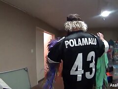 Une MILF asiatique remarquable aime vidéo amateur femme fontaine se faire baiser dans une chatte poilue