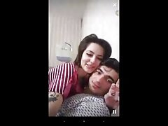 Une nana couple francais amateur porno chaude se fait baiser dans l'avion par une bite bien dure