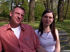 Vidéo porno où un mec et une magnifique demi-soeur profitent du bareback video x française amateur