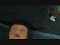 Une femme aux sexe amateur vf gros seins est filmée en train d'écarter les jambes pour la caméra
