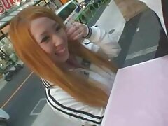 Une blonde au cul chaud pornofrancaisamateur et à la chatte rasée se déshabille