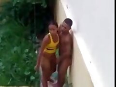 Penchée video sexe amateur française sur une salope en collants rose chaud aime la levrette