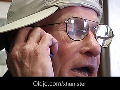 La amateur francais porno blonde aux gros seins Samantha Saint baise en talons hauts