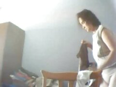 Une jeune fille se retrouve en trio avec le couple marié amateur français sexe