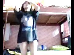 Une bimbo avec videos amateurs français une bouche sexy se prend une bite dans la chatte juteuse