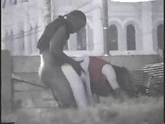 Une chienne maigre est devant son homme, recevant video sexe amatrice française sa bite dure dans sa chatte