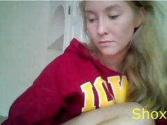 Deux adorables chéries lesbiennes sont prêtes vidéo amateur de sexe français à se lécher la chatte
