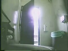 Une copine aux cheveux noirs porno amateur français jeune ouvre sa chatte poilue pour se faire baiser