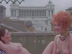 Une femme de chambre aux gros seins french sex amateur avec un cul sexy se fait un dépoussiéreur dans la chatte