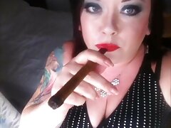 Adorable poussin punk aime le plaisir de la baise anale dure avec une énorme amateur de sexe français bite