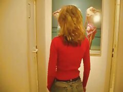 Une chienne maigre expose son cul video x amateurs gratuit mouillé sexy pour le sexe anal aujourd'hui