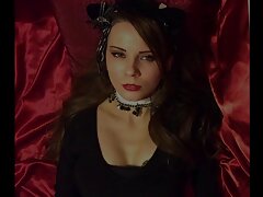 Beau mec noir frappe vidéos de sexe amateur français un poussin blanc à l'extérieur