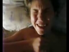 Bombasse encrée se fait vidéo amateur de sexe français baiser dans des positions flexibles
