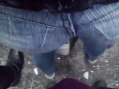 Deux miels torrides sont prêts à partager une grosse bite dans cette scène porno french amateur