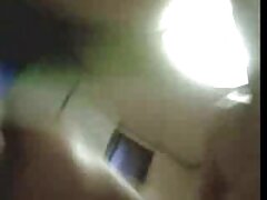 Une video x amateur gratuit bimbo avec un joli cul rond se fait baiser dans sa chatte humide