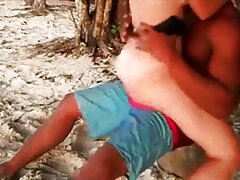 Babe porn amateurs français regarde son petit ami baiser un tout nouveau jouet sexuel