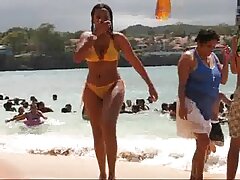 Bel ange french porn amateur est heureux de se faire percer par trois bites à la fois
