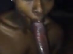 Une blonde sexy video amateur français sexe aux mamelons gonflés touche sa propre chatte sexy