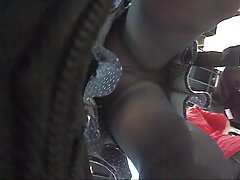 Violet Monroe donne à french sexe amateur cinq hommes une chance de la gangbanger