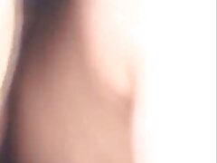 Une bimbo avec un gros vrai sexe amateur français cul sexy se fait baiser profondément sur le canapé