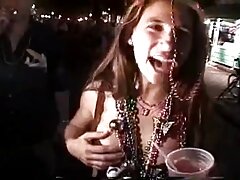 Un homme chanceux analyse une adolescente torride fellation francaise amateur et une madame sexy en corset